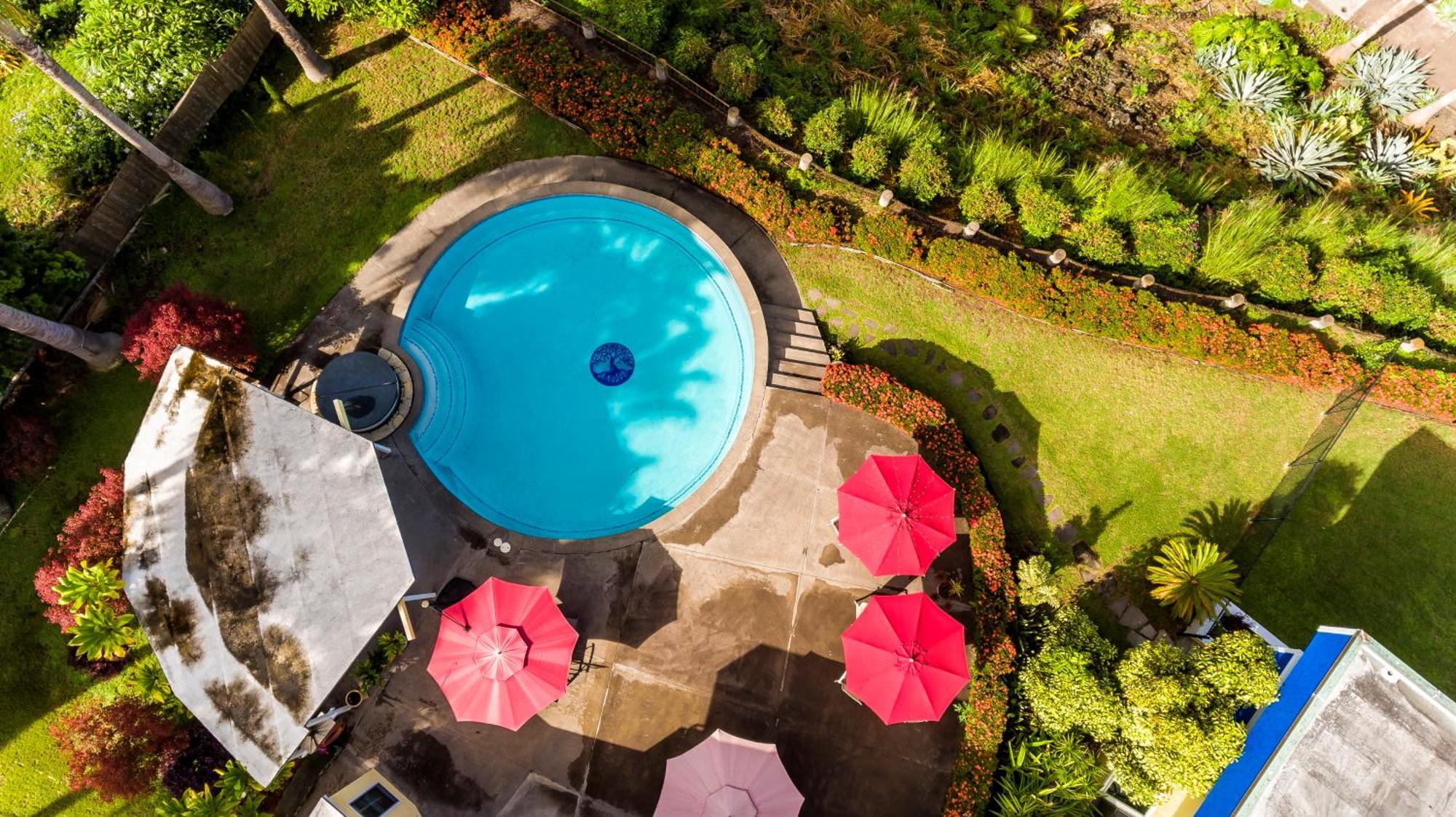 Luana Inn Captain Cook Exterior photo